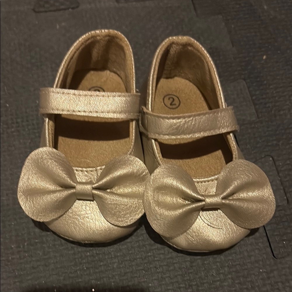Elegant Gold Bow Kids Shoes